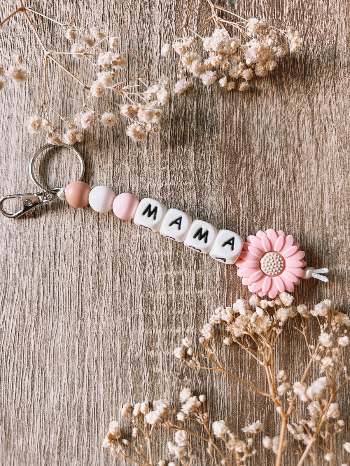 Hart Strings Keychain - Mama Daisy