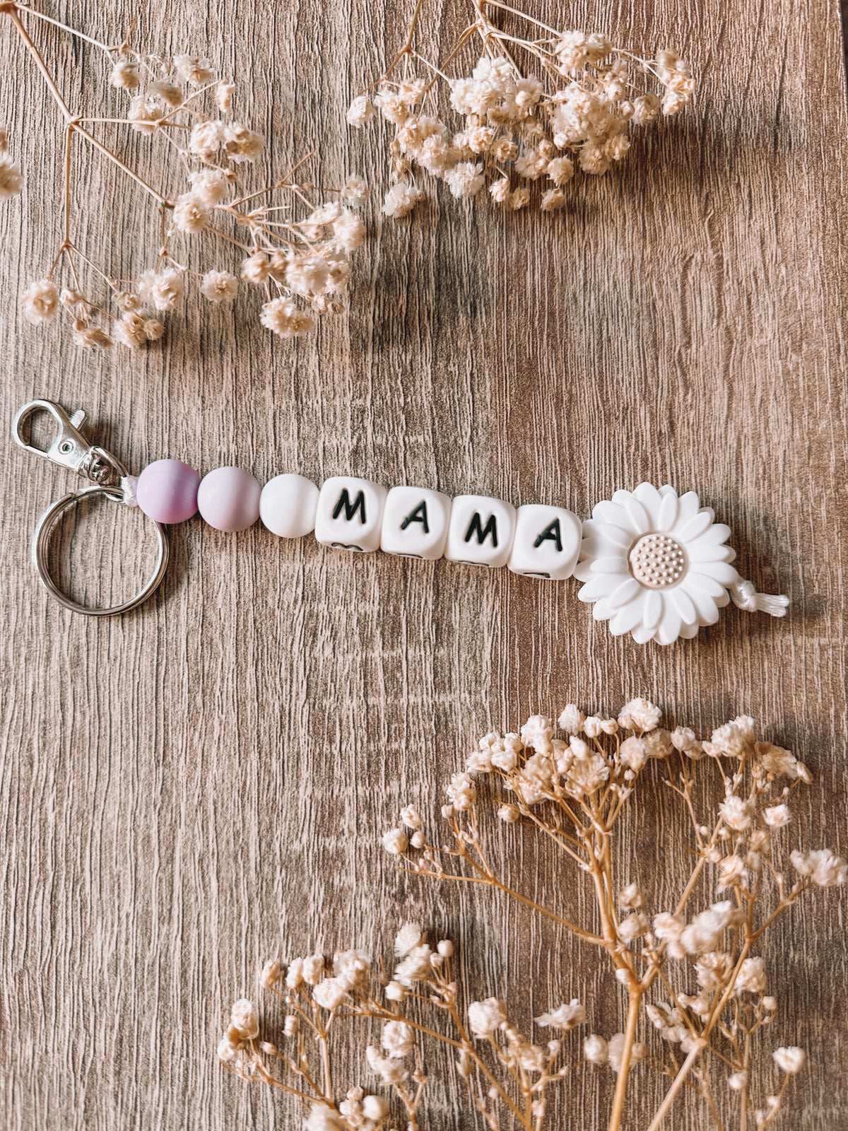 Hart Strings Keychain - Mama Daisy
