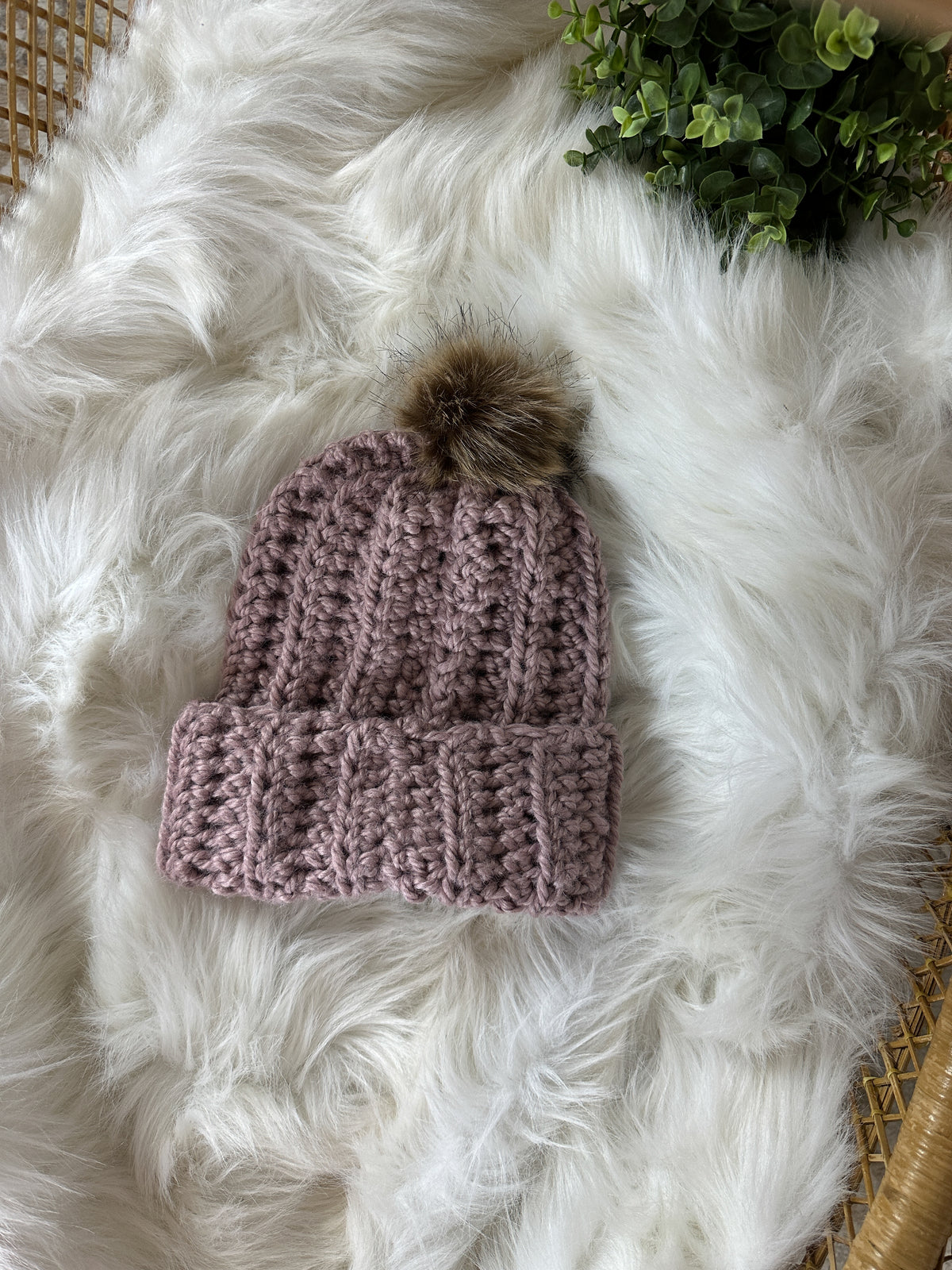 Hart Strings Medium Chunky Double Pom Crochet Toque
