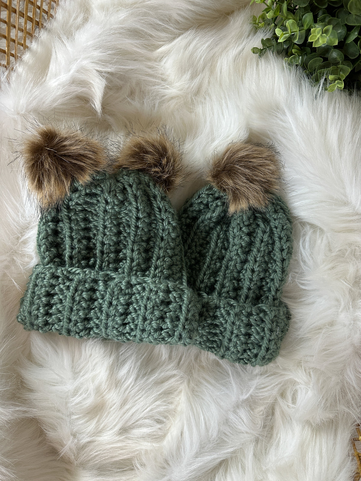 Hart Strings Medium Chunky Double Pom Crochet Toque