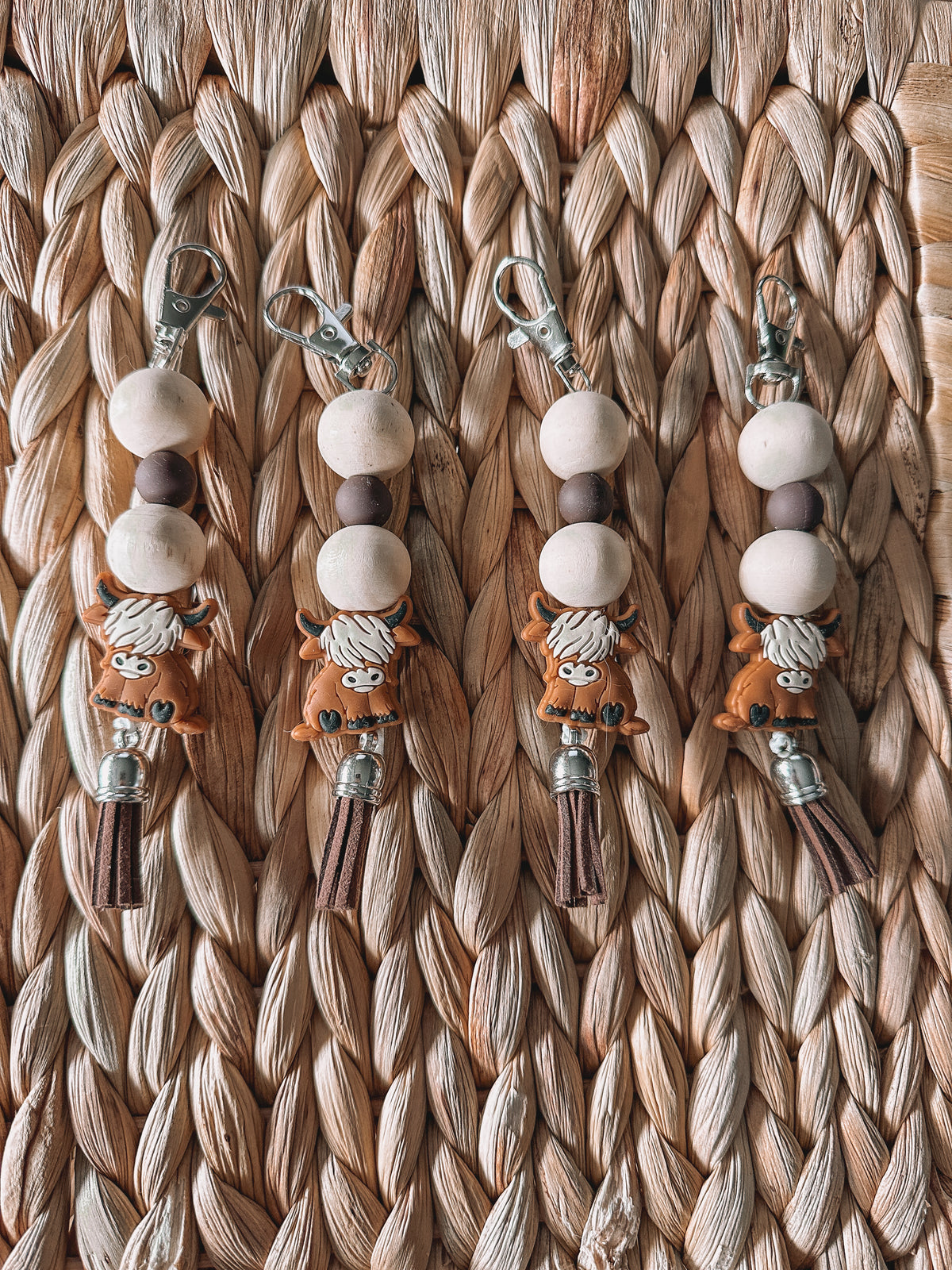 Hart Strings Keychain - fuzzy Cows