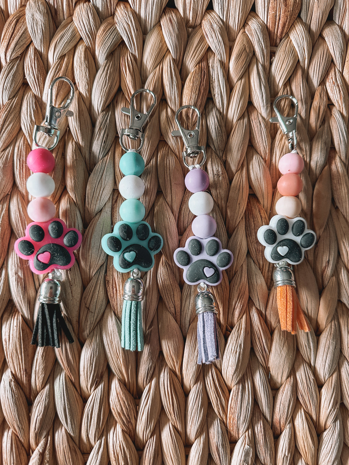 Hart Strings Keychain - Dog Paws